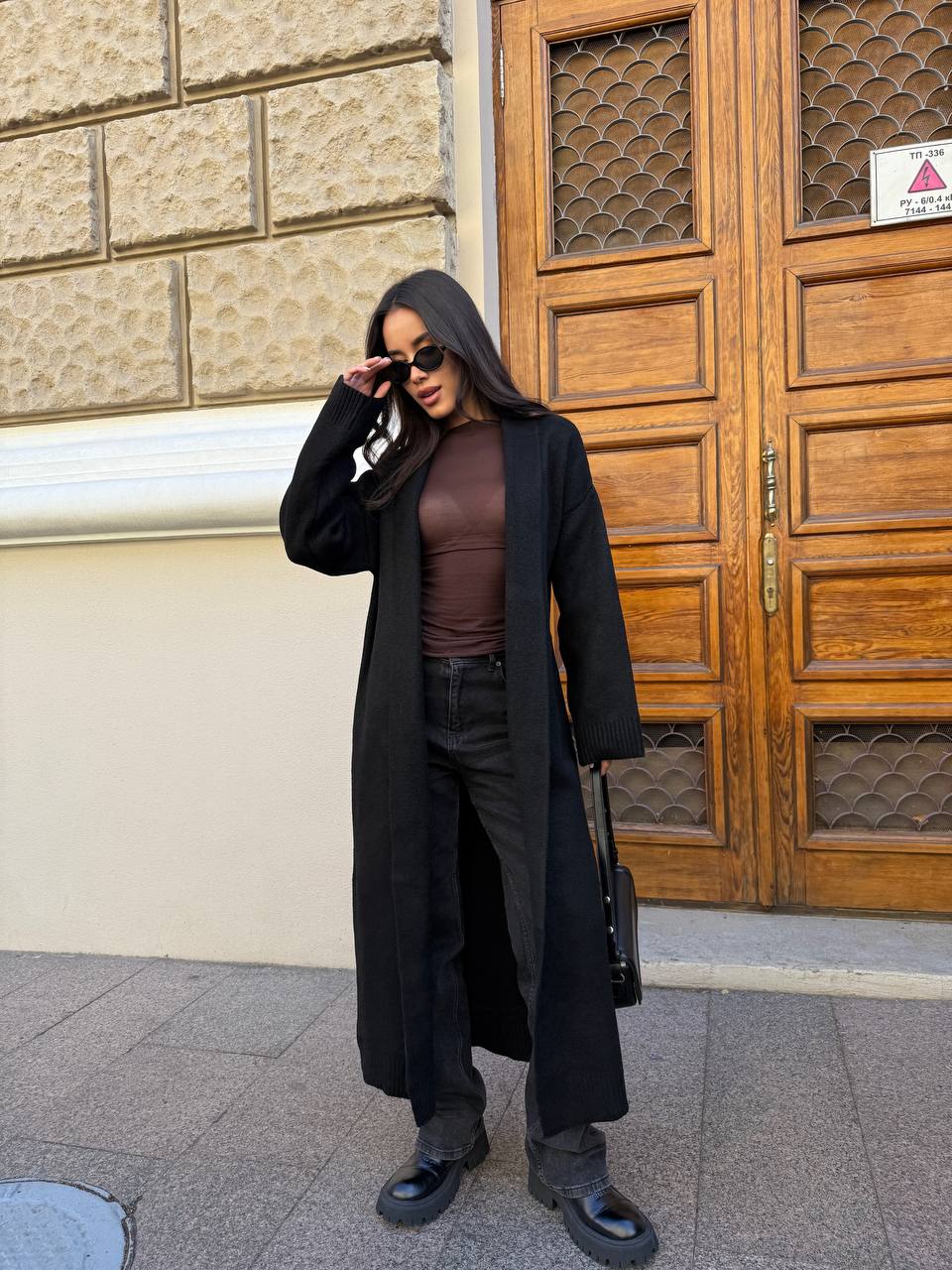 Женский длинный кардиган черного цвета 34370