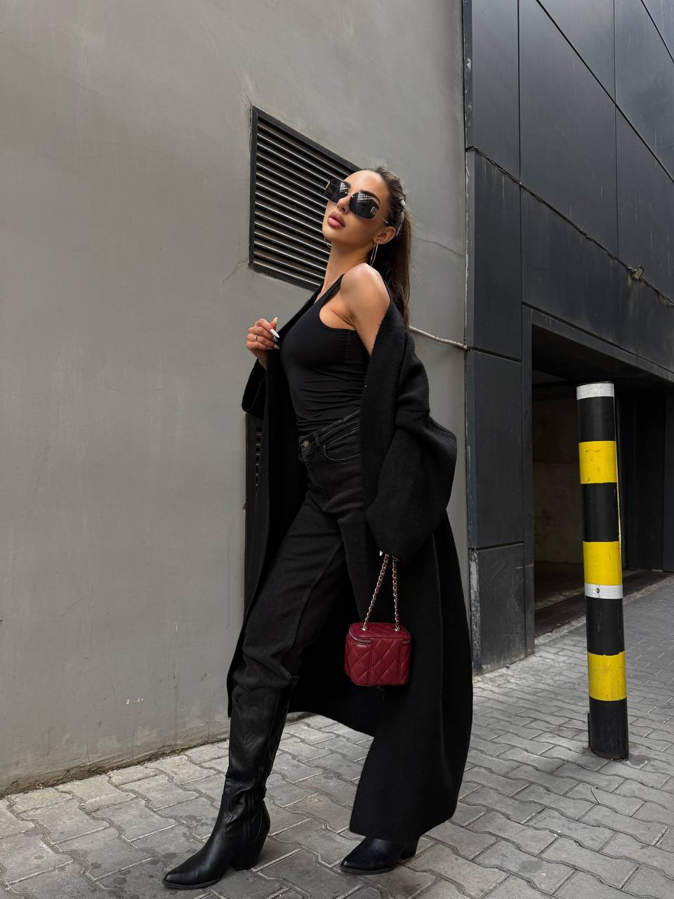 Женский длинный кардиган черного цвета 34621