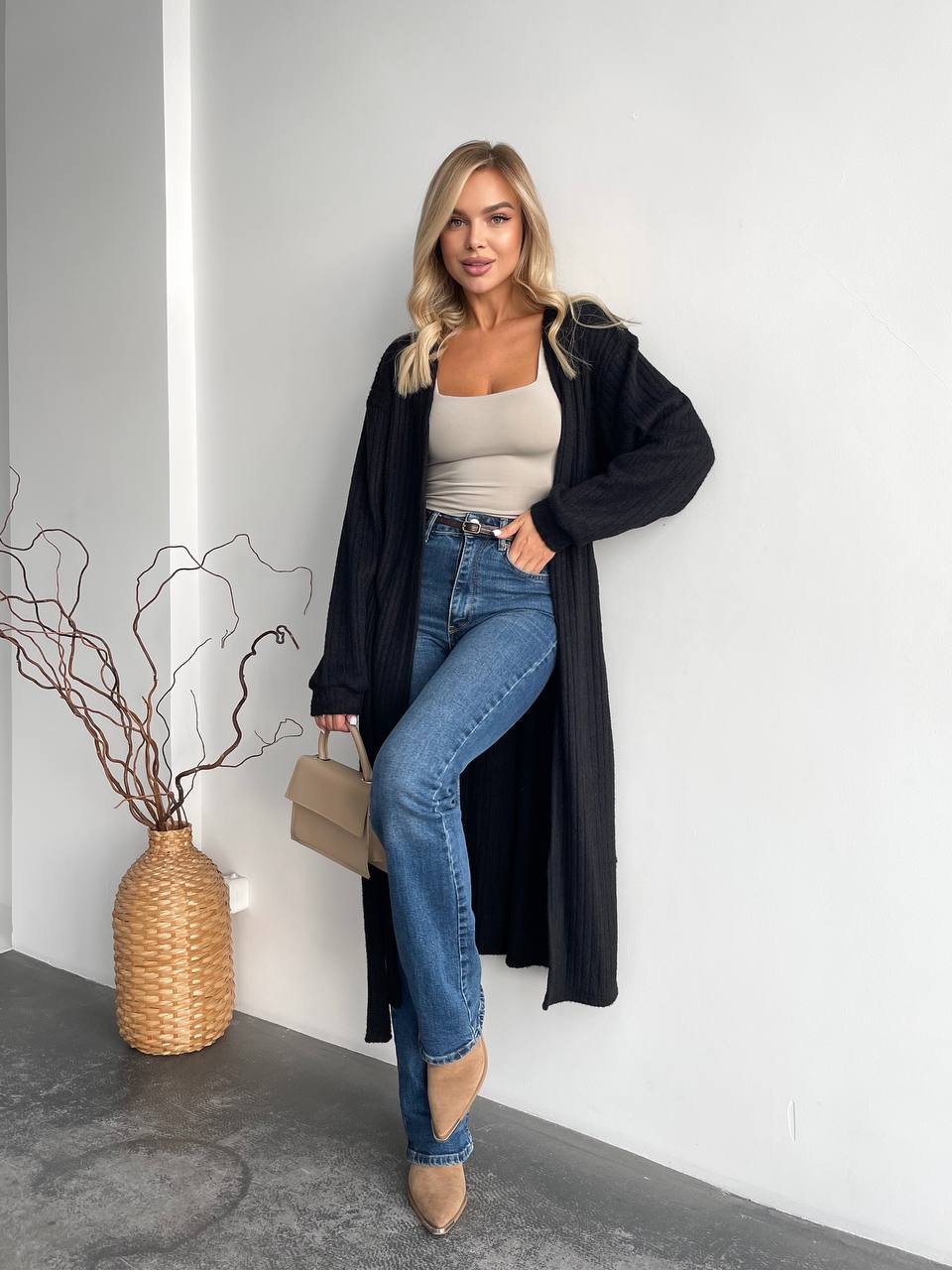 Женский длинный кардиган из альпаки черного цвета 35206