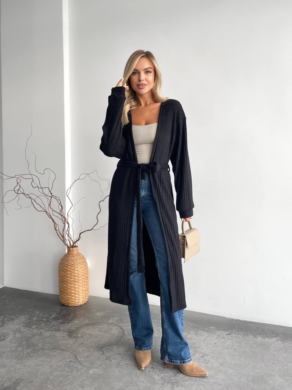 Женский длинный кардиган из альпаки черного цвета 35206