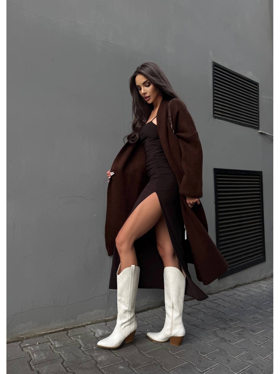 Женский длинный кардиган коричневого цвета 34620