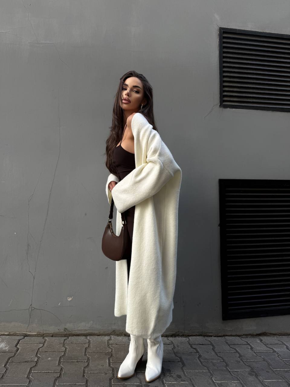 Женский длинный кардиган молочного цвета 34619