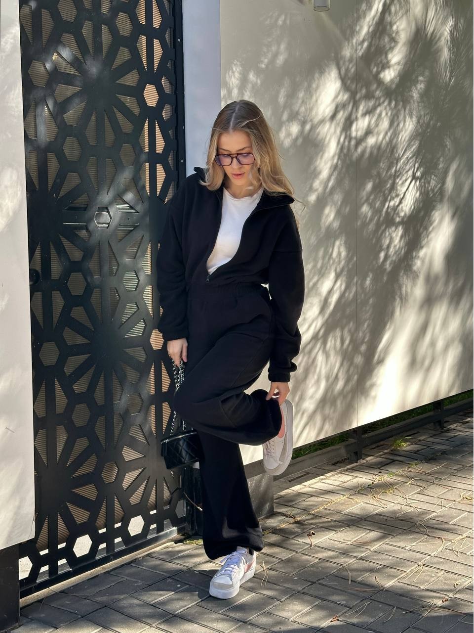 Жiночий флiсовий комбінезон чорного кольору 35279