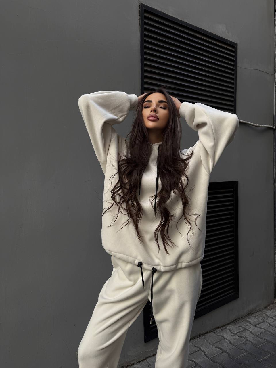 Жіночий флісовий костюм молочного кольору 34653