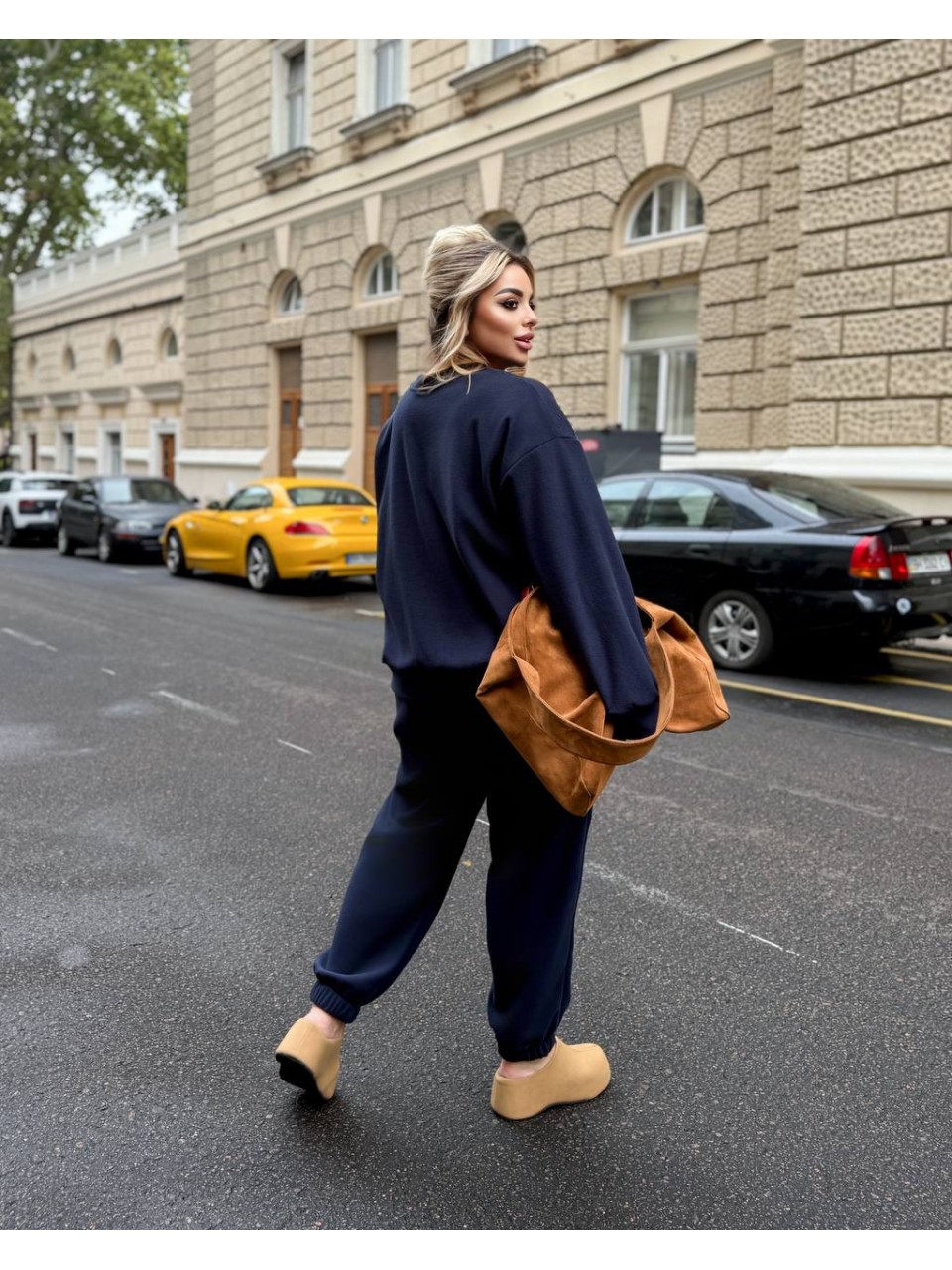 Женский флисовый спортивный костюм темно-синего цвета 25965