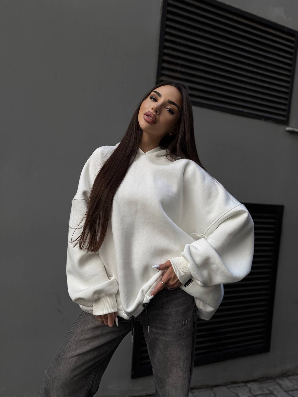 Женский худи с капюшлном на флисе молочного цвета 35203