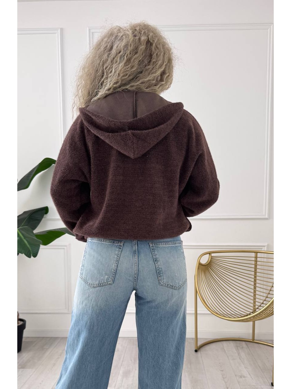 Женский кардиган из альпаки с капюшоном коричневого цвета 34224