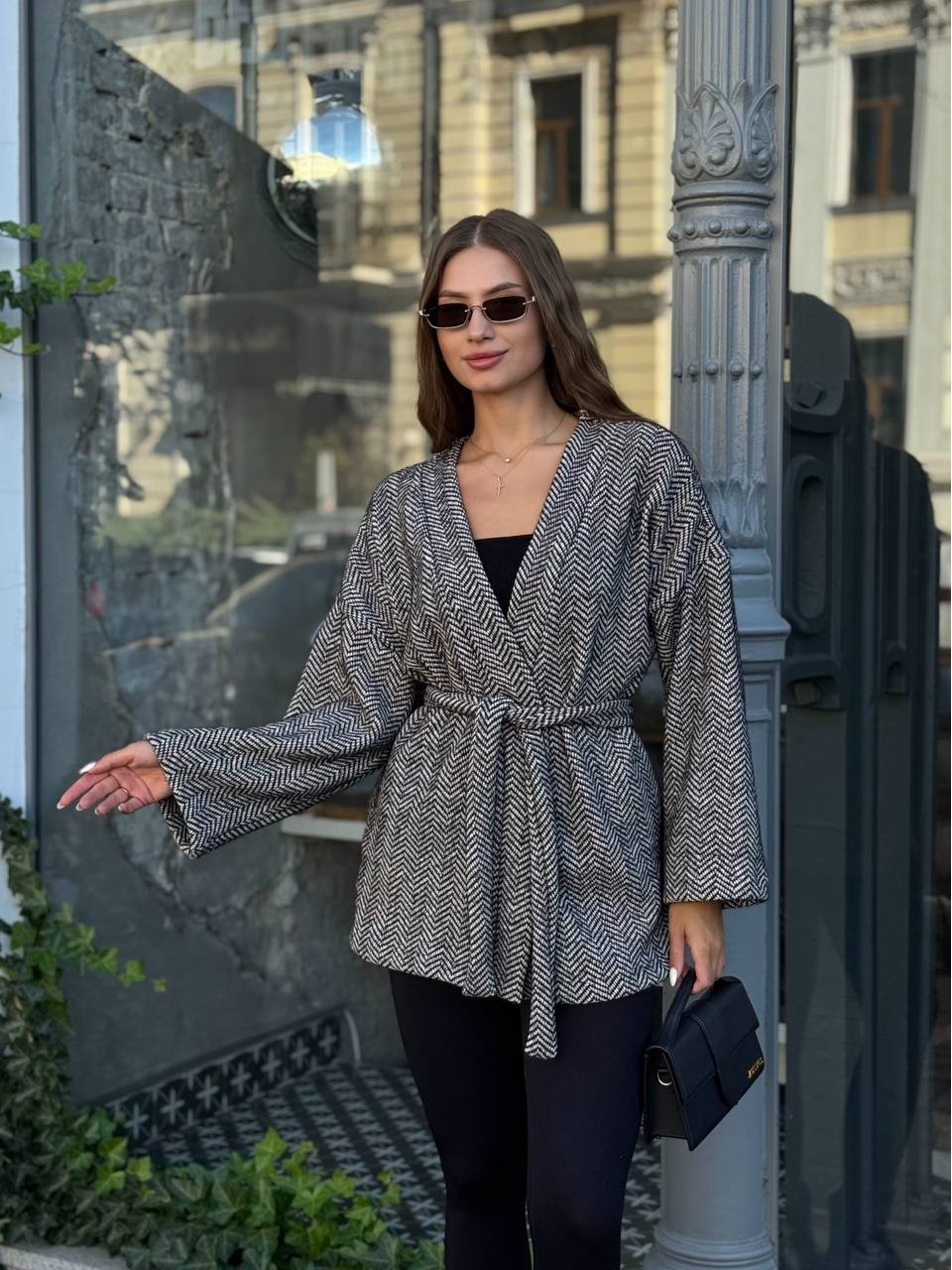 Жіночий кардиган iз альпаки з поясом графiтового кольору 35237