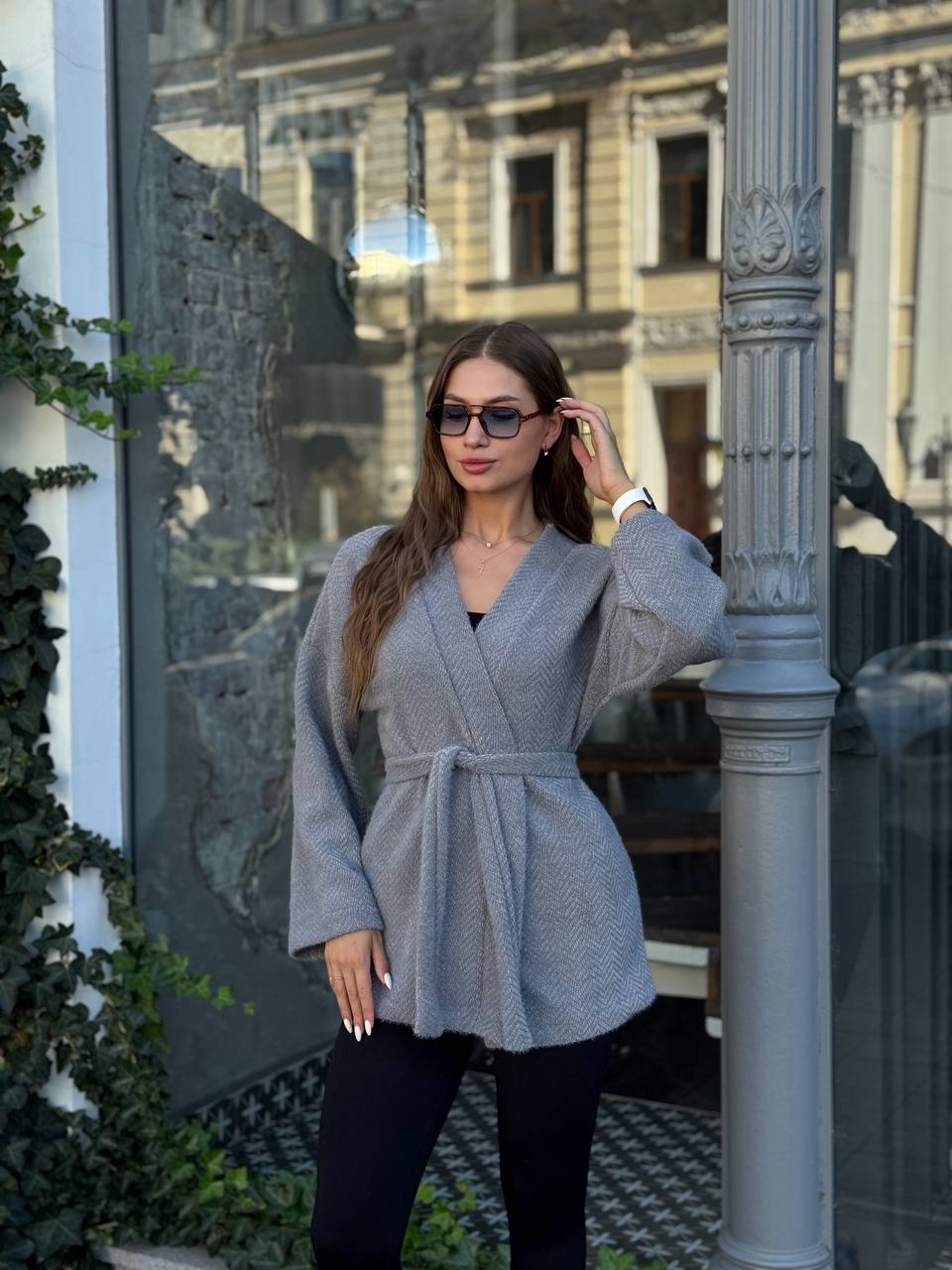 Женский кардиган из альпаки с поясом серого цвета 35238