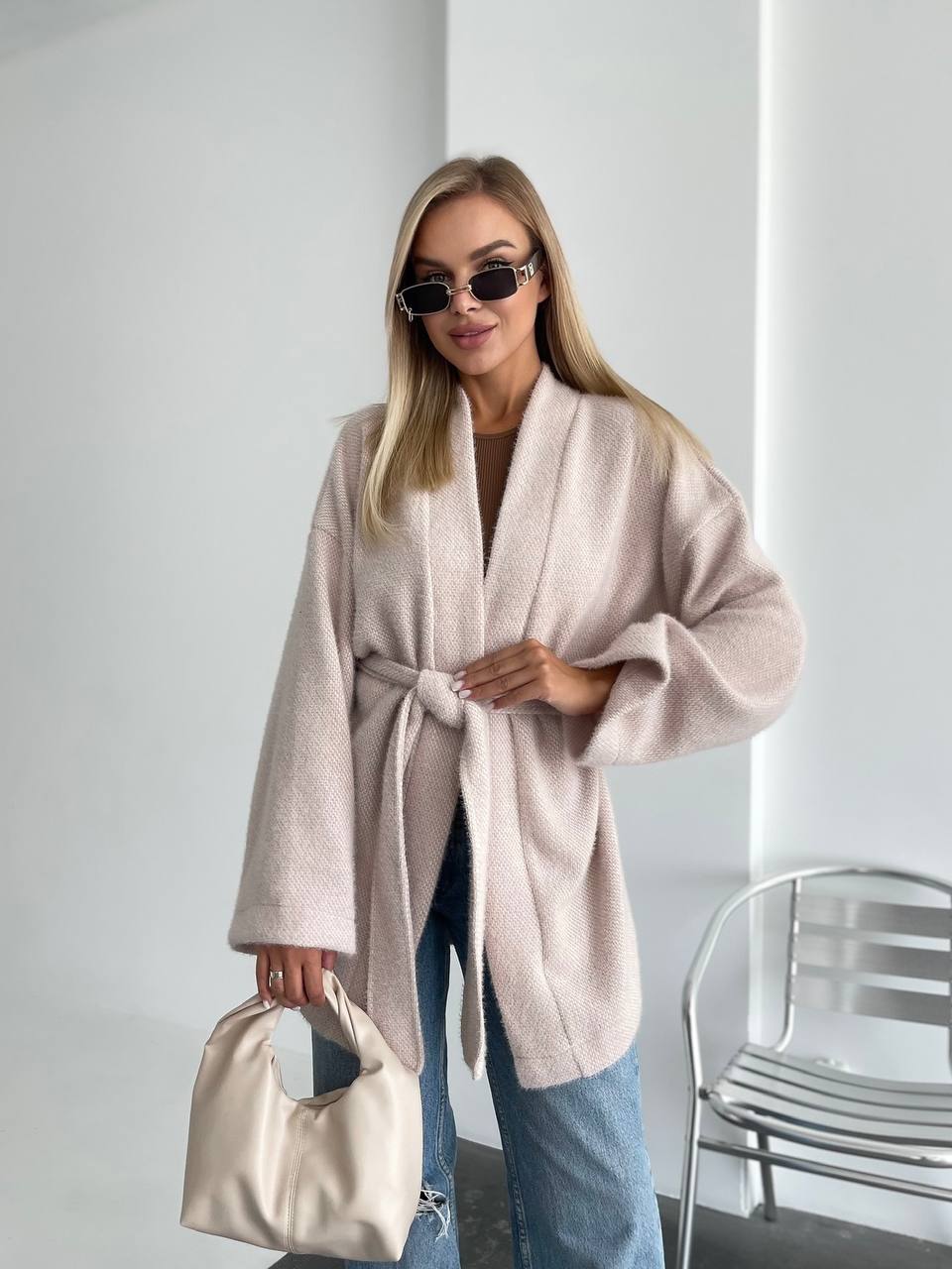 Женский кардиган с поясом бежевого цвета 34635