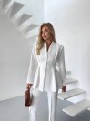 Женский классический костюм белого цвета 34463
