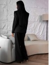 Жіночий класичний костюм чорного кольору 36035