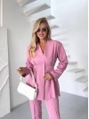 Жіночий класичний костюм рожевого кольору 34465