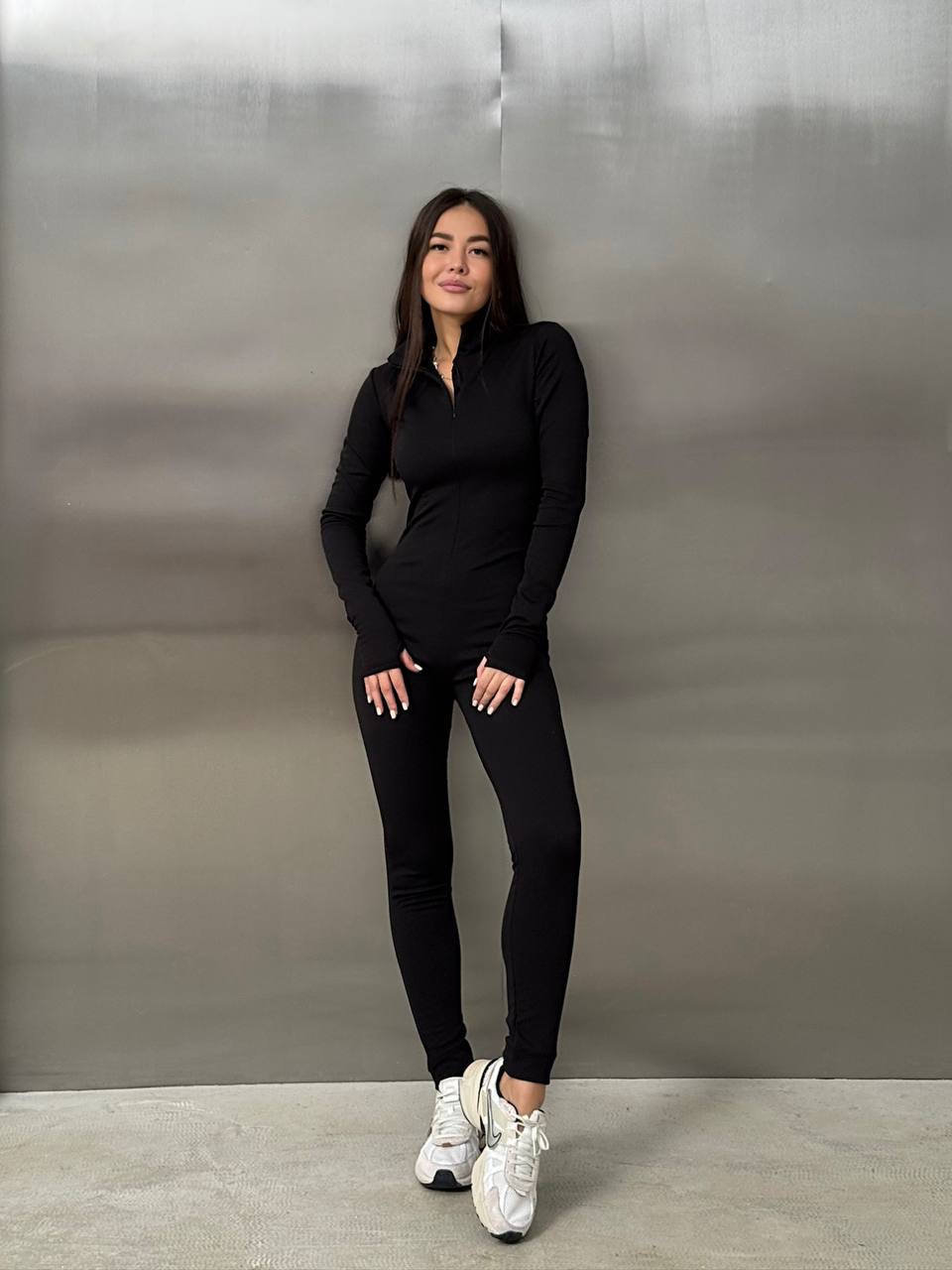 Жіночий комбінезон на флiсi в рубчик чорного кольору 36026