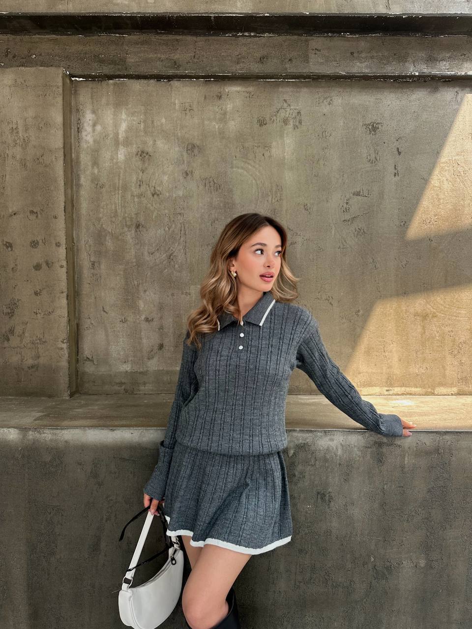 Женский костюм 2-ка с юбкой серого цвета 34495