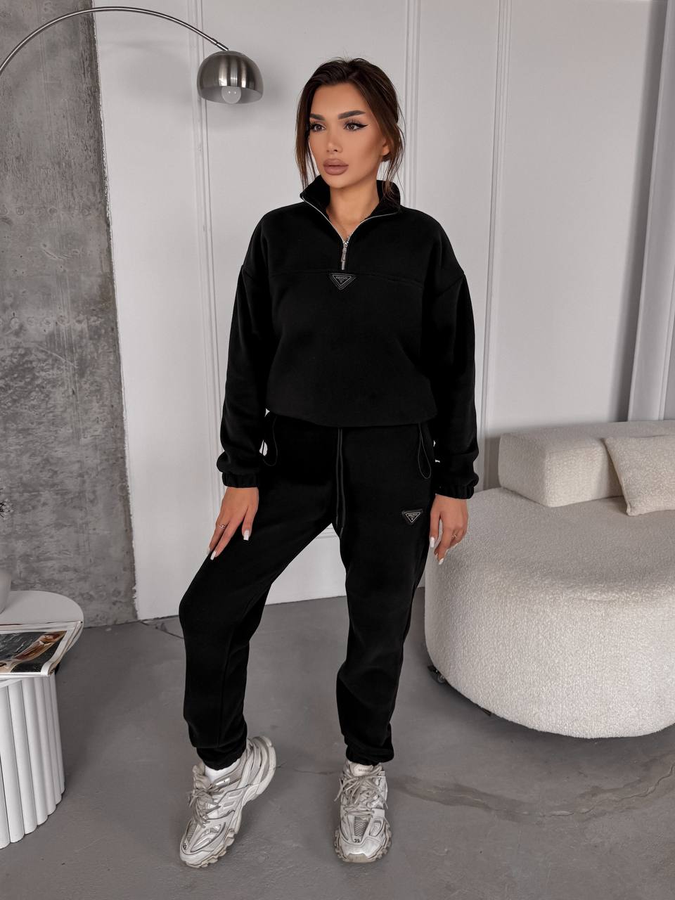 Жіночий костюм флісовий чорного кольору 35620