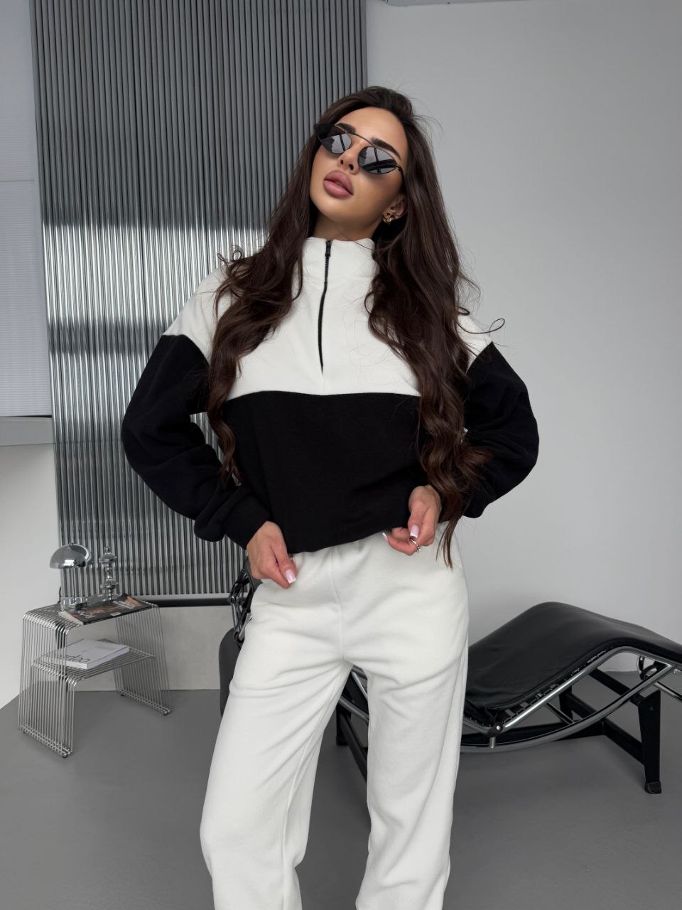 Жіночий костюм флісовий чорного кольору 35691