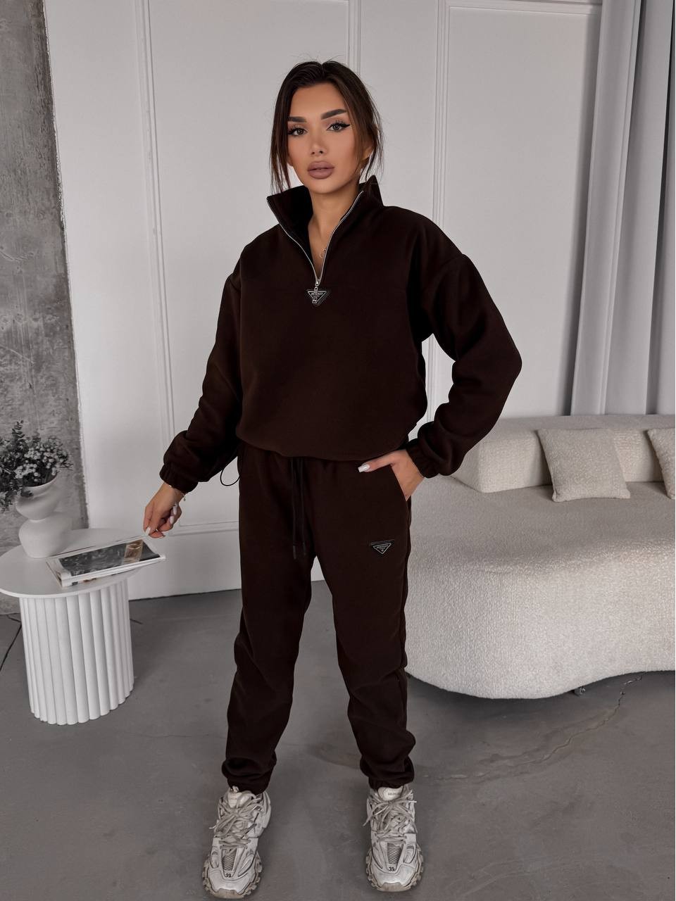 Жіночий костюм флісовий коричневого кольору 35623