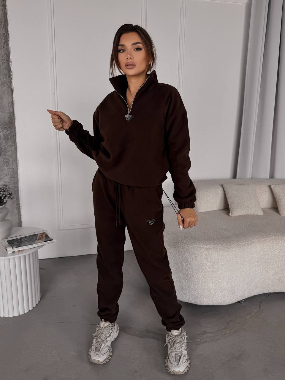 Жіночий костюм флісовий коричневого кольору 35623