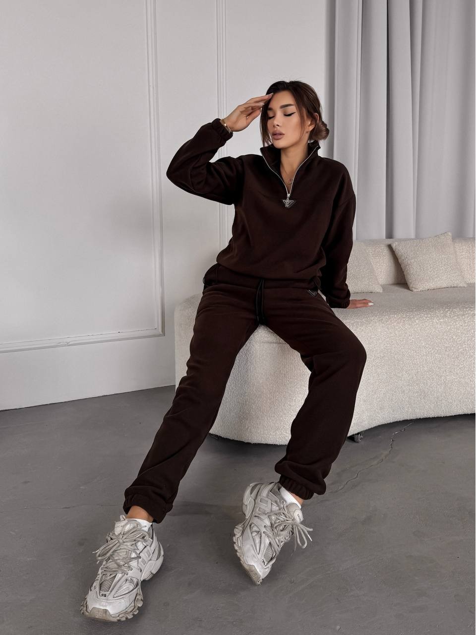 Жіночий костюм флісовий коричневого кольору 35623