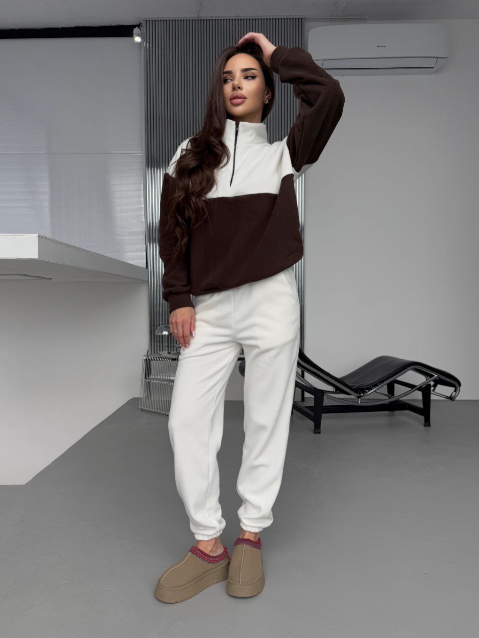 Жіночий костюм флісовий коричневого кольору 35690