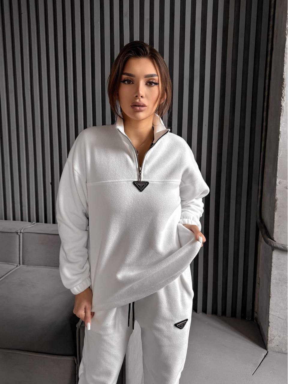 Жіночий костюм флісовий молочного кольору 35618