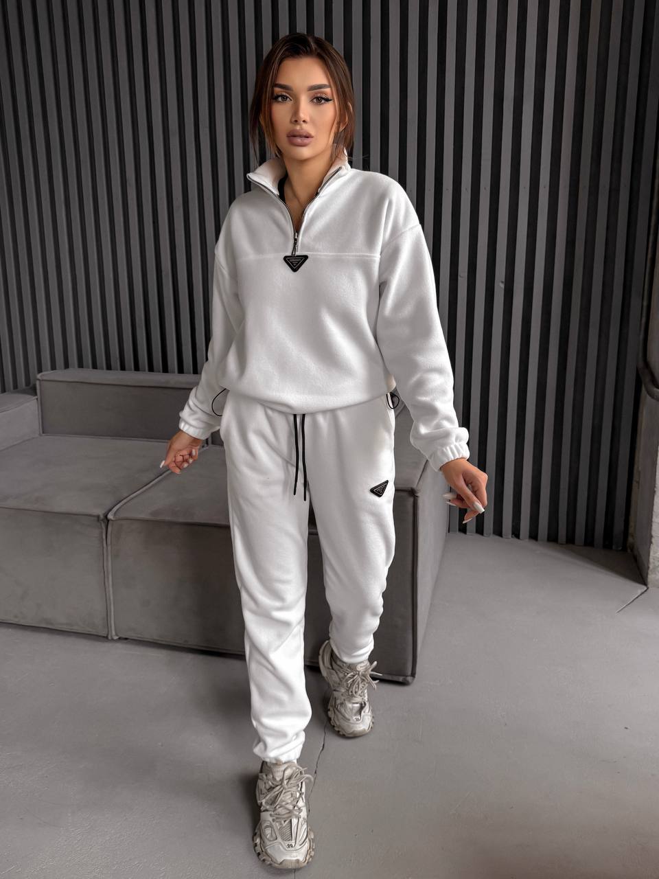 Жіночий костюм флісовий молочного кольору 35618