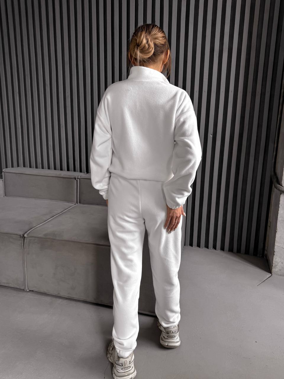Жіночий костюм флісовий молочного кольору 35618