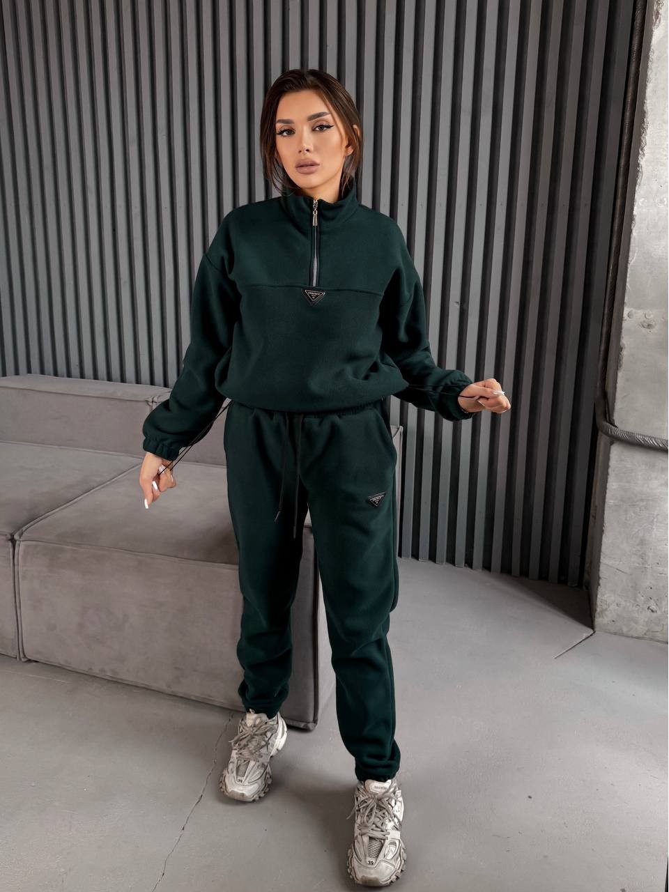 Жіночий костюм флісовий зеленого кольору 35621