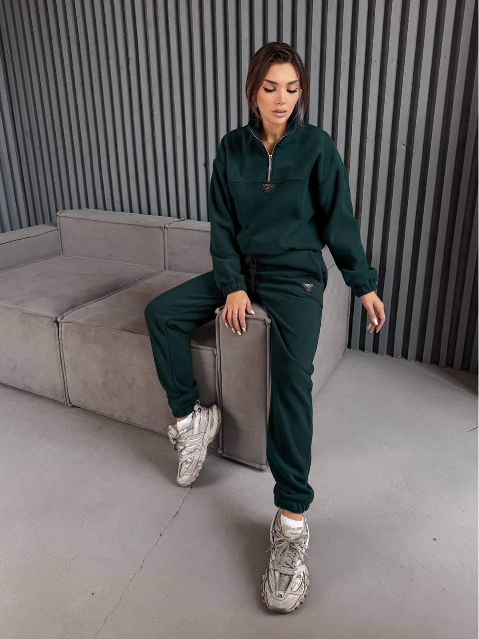 Жіночий костюм флісовий зеленого кольору 35621