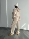 Жіночий костюм iз плюшевого флісу бежевого кольору 35717