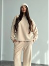 Жіночий костюм iз плюшевого флісу бежевого кольору 35717
