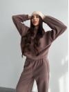 Жіночий костюм iз плюшевого флісу кавового кольору 35718