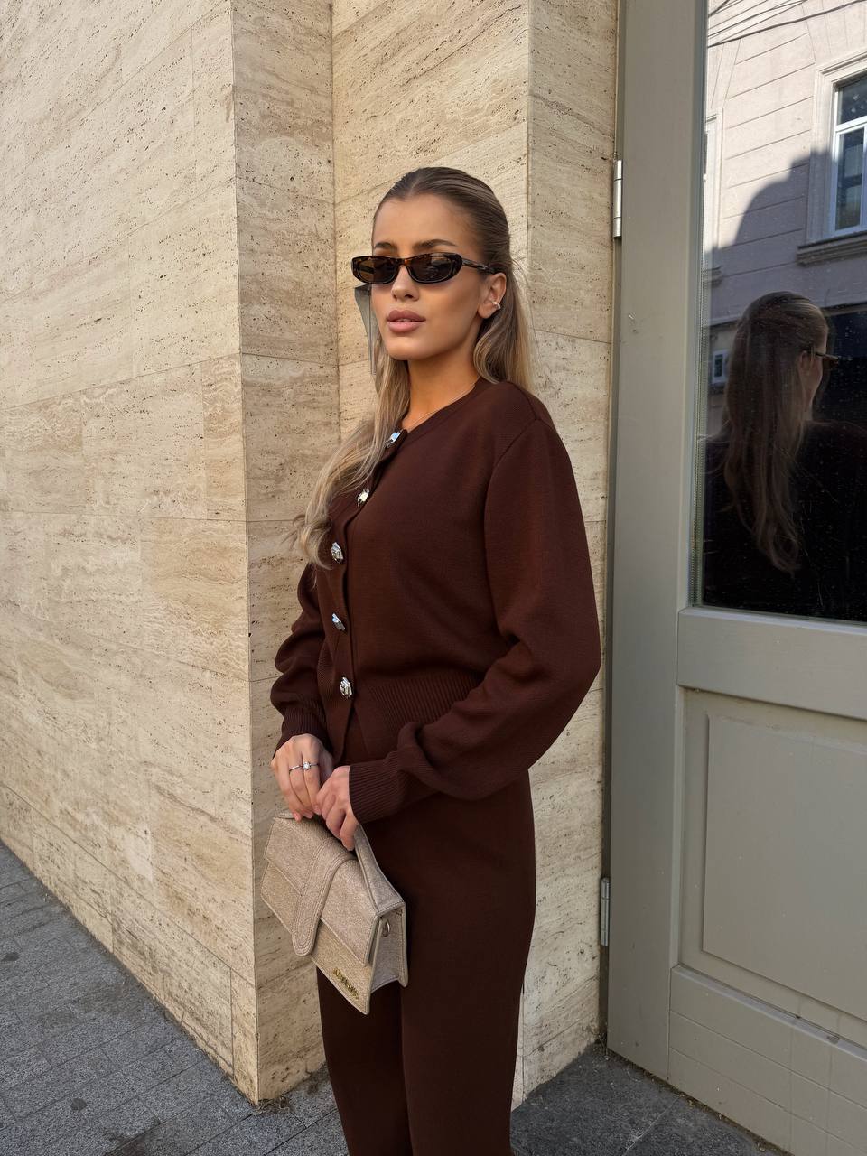 Жiночий костюм кардиган+брюки коричневого кольору 34350