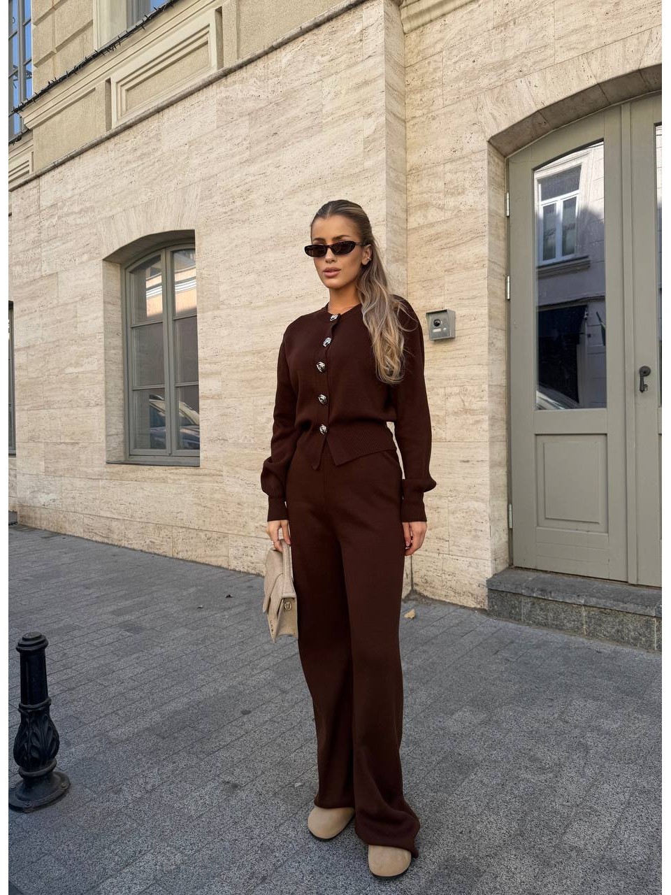 Жiночий костюм кардиган+брюки коричневого кольору 34350