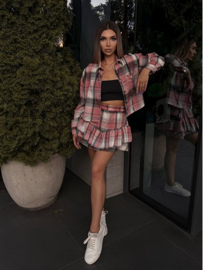 Жіночий костюм зі спідницею в клітку пудрового кольору 34049