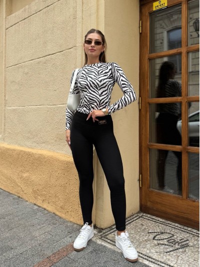 Жіночий лонгслів чорно-бiлого кольору 35320