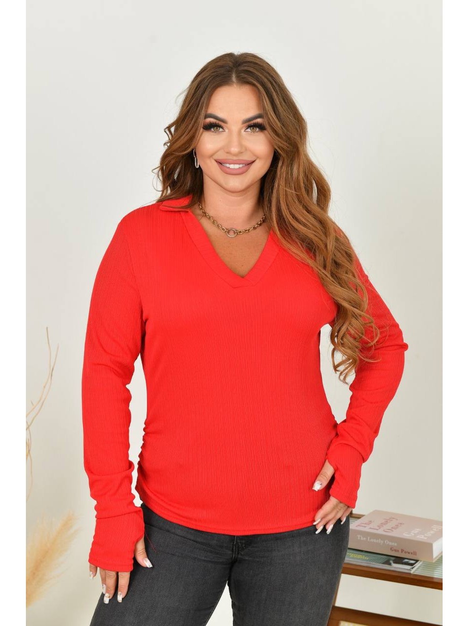 Женский лонгслив с воротником красного цвета 35226