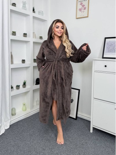 Женский махровый халат с капюшоном коричневого цвета 35281