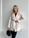 Женский пиджак с плечиками бежевого цвета 35223