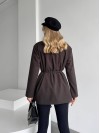 Женский пиджак с плечиками коричневого цвета 35224