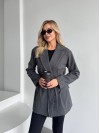 Женский пиджак с плечиками серого цвета 35222