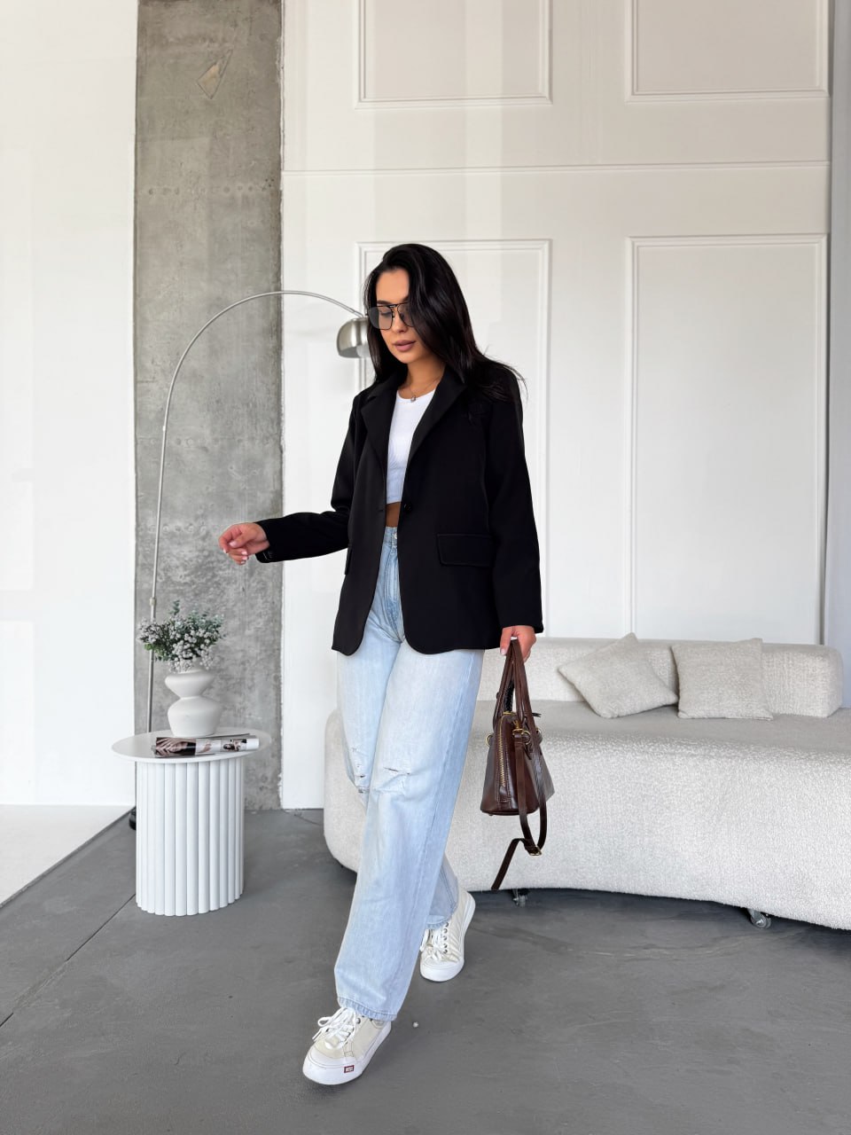 Женский пиджак черного цвета 34484