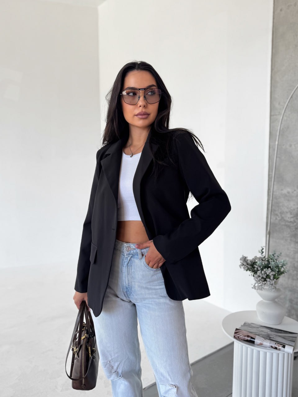 Женский пиджак черного цвета 34484