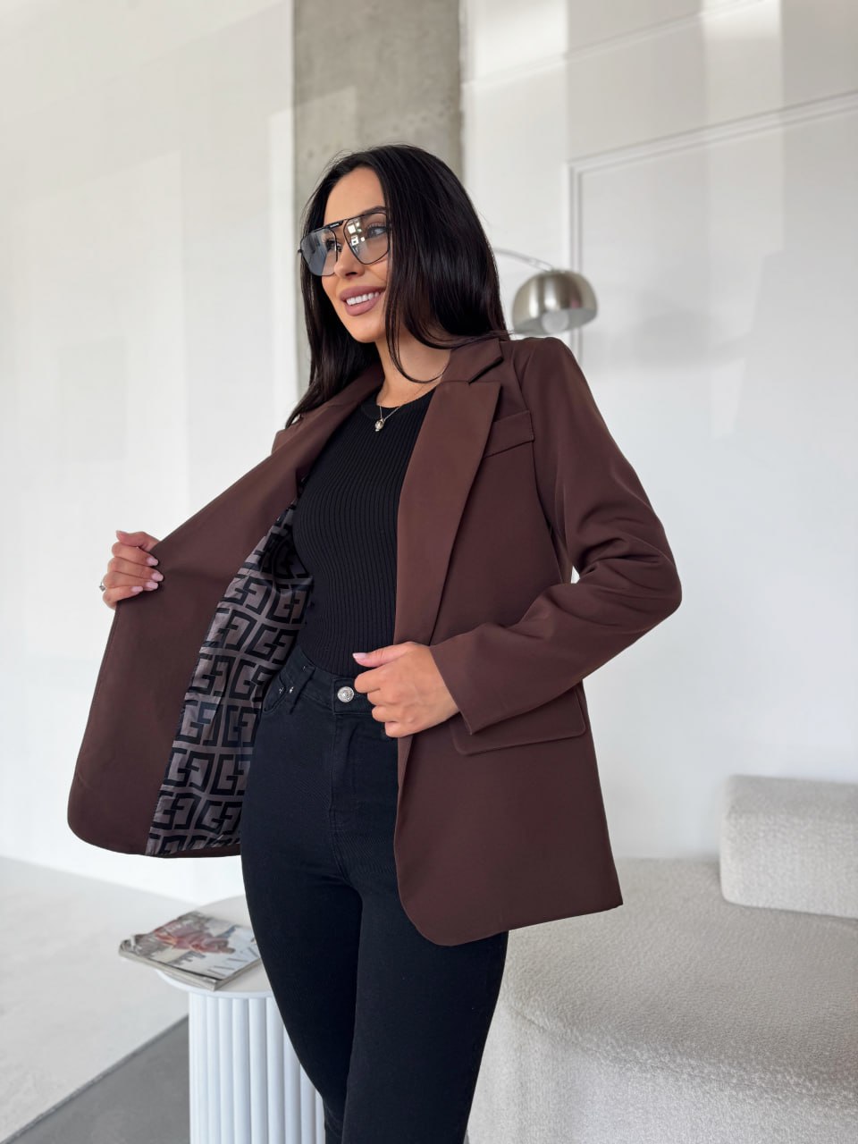 Женский пиджак коричневого цвета 34483
