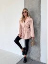 Женский удлиненный пиджак с поясом бежевого цвета 34125