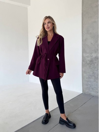 Женский удлиненный пиджак с поясом бордового цвета 34123