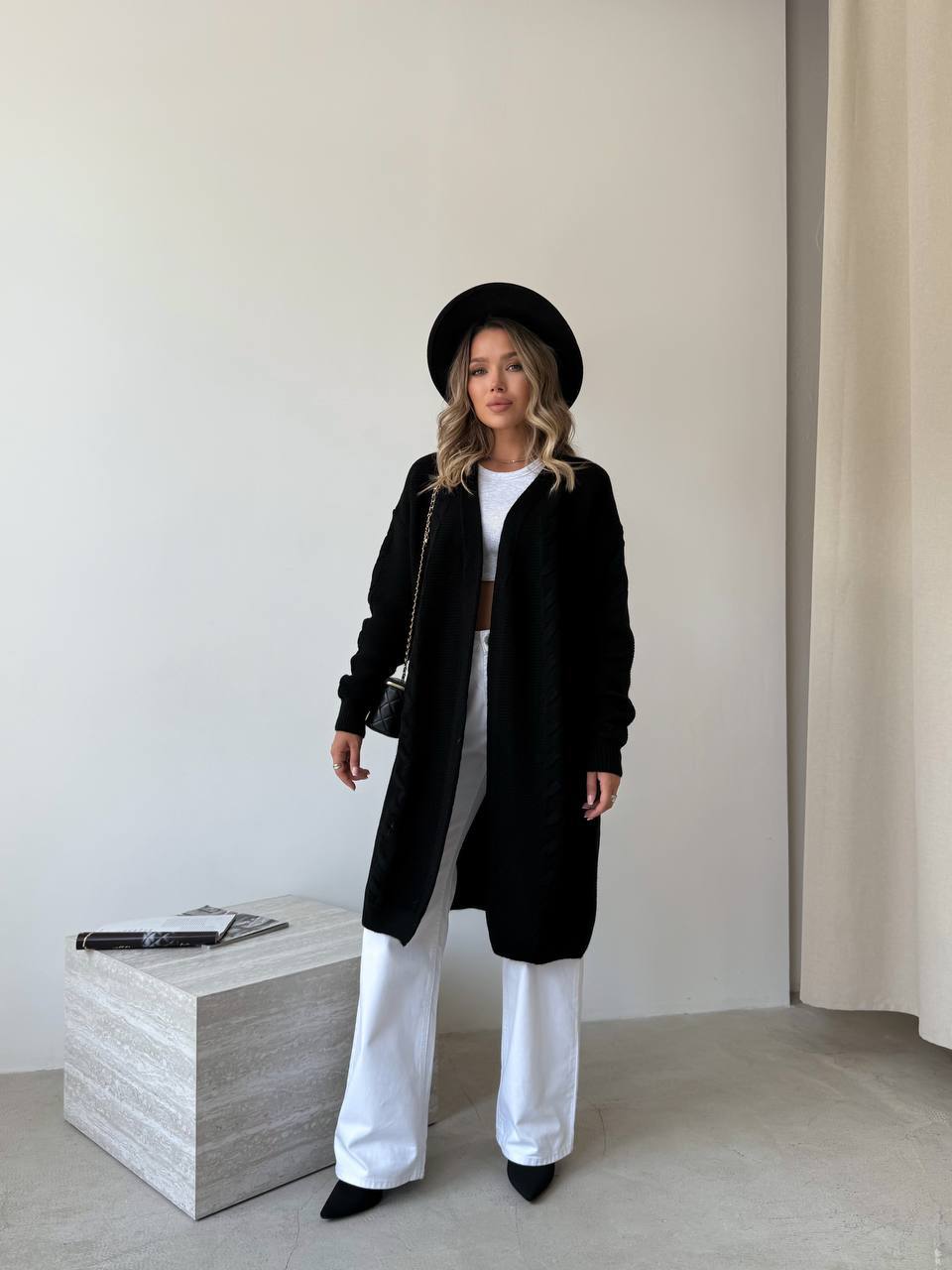 Женский удлиненный кардиган черного цвета 34288