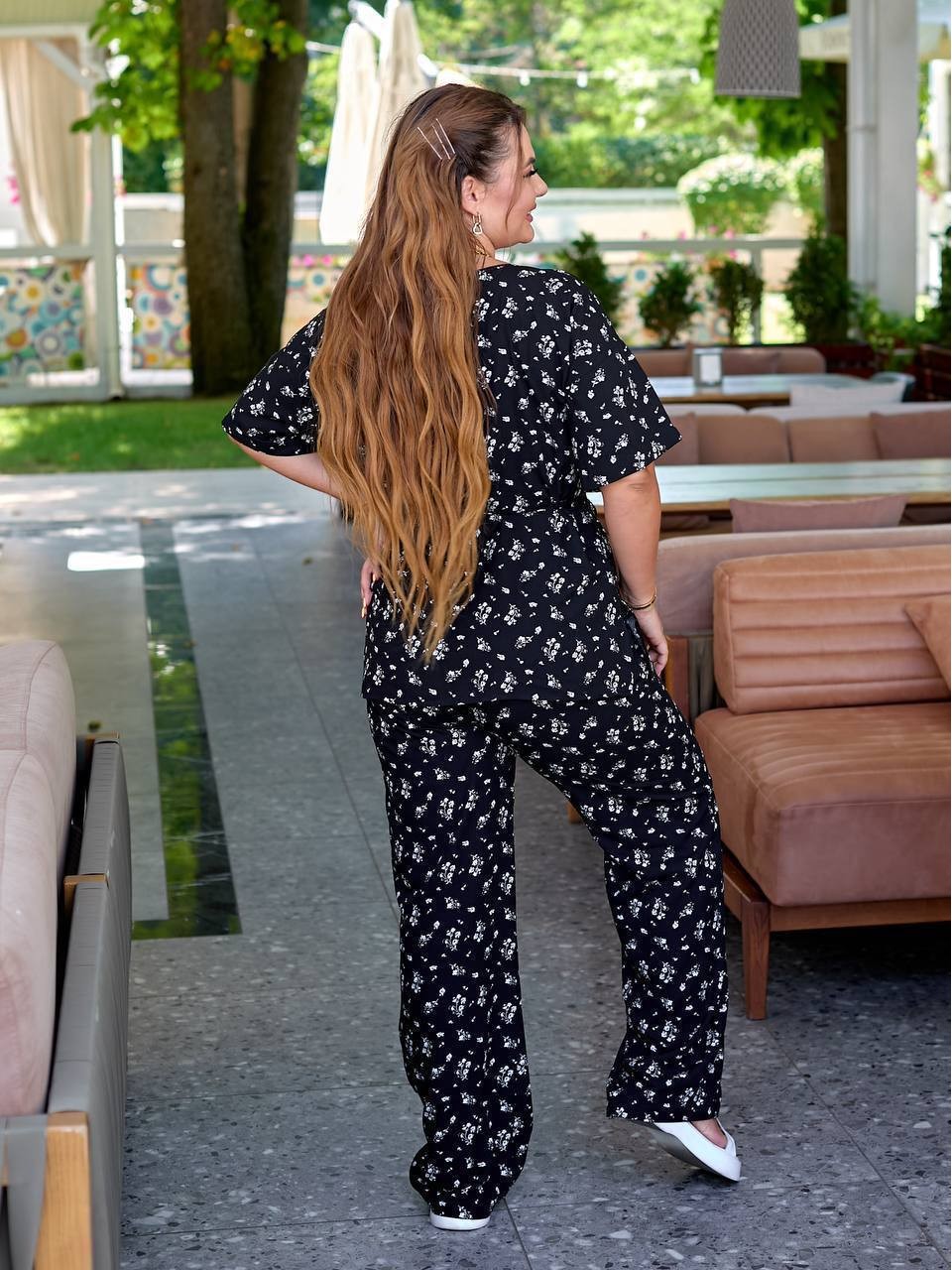 Жiночий прогулянковий костюм чорно-бiлого кольору 34301