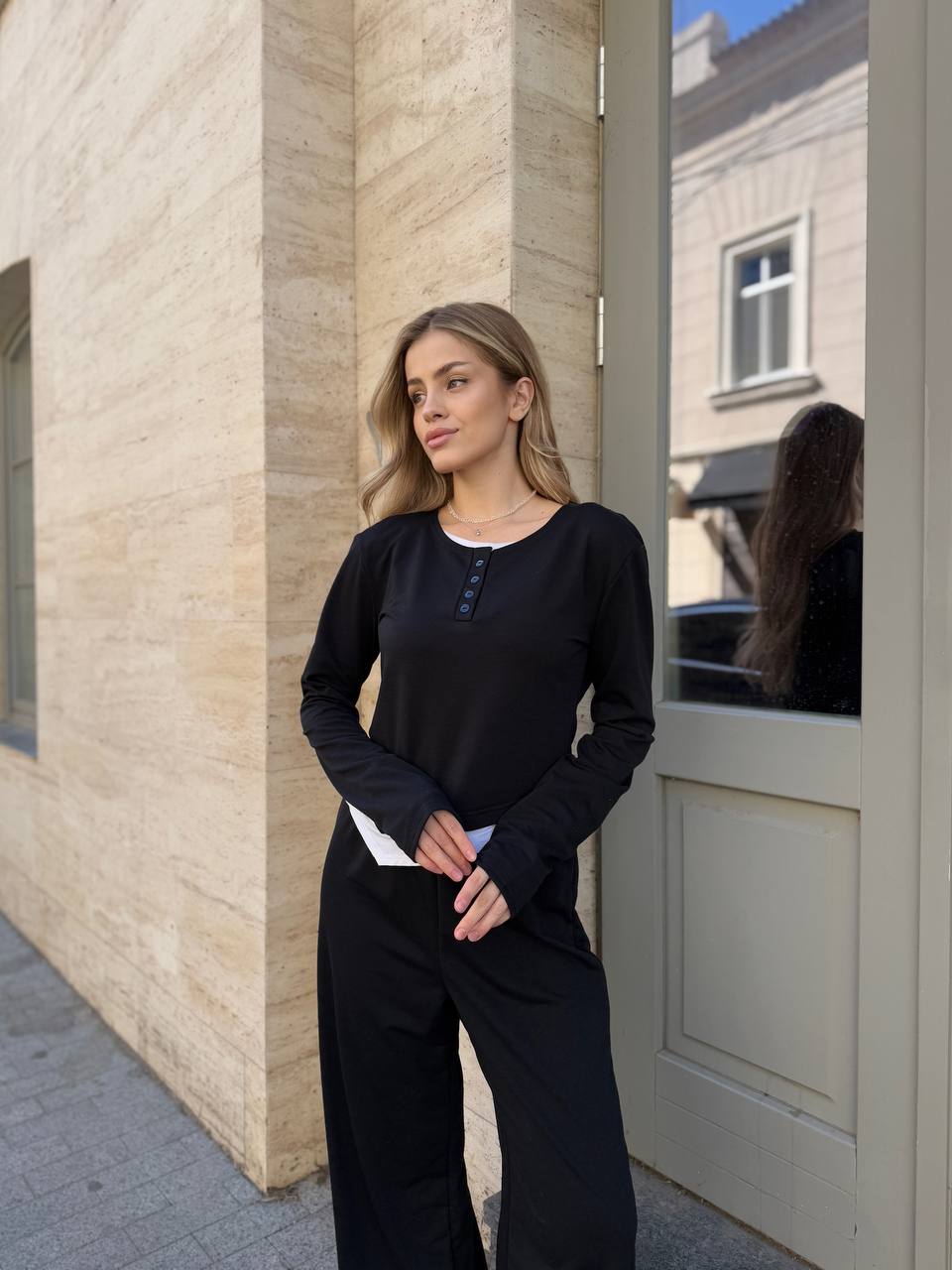 Жіночий прогулянковий костюм чорного кольору 34525